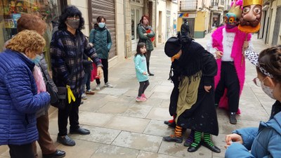 CLOU LA FESTA DE CARNAVAL A GUISSONA AMB L'ARRIBADA DE LA VELLA QUARESMA
