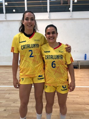 DUES EXJUGADORES DE L’ACLE CAMPIONES DE LA COPA IV NACIONS AMB LA SELECCIÓ CATALANA ABSOLUTA D’HANDBOL