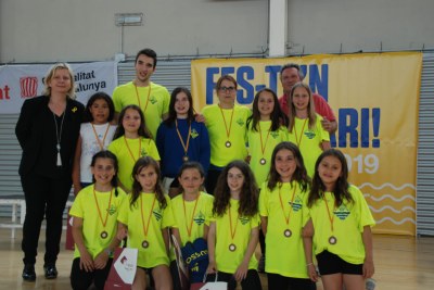 EL BENJAMÍ FEMENÍ D’HANDBOL DE L’ACLE ES PROCLAMA 6È DE CATALUNYA