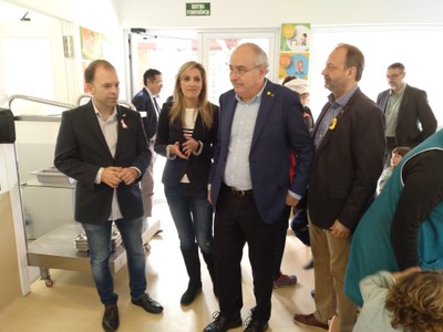 EL CONSELLER D’ENSENYAMENT VISITA L’ESCOLA RAMON ESTADELLA