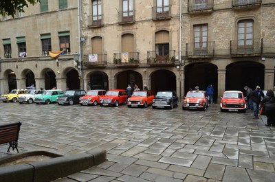 GUISSONA ACULL AL PRIMERA TROBADA DE COTXES MINI
