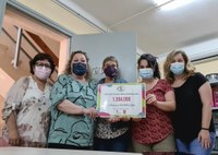 L’ASSOCIACIÓ DE DONES NÈVIA DE GUISSONA DONA 1.394,00€  A L’ASSOCIACIÓ REFEM DE LLEIDA