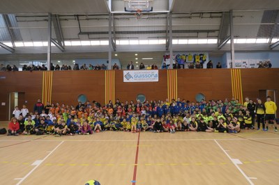  LA IX TROBADA DE MINI HANDBOL DE GUISSONA, UN REFERENT, AMB 200 PARTICIPANTS