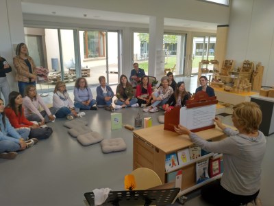 LES MESTRES DE L'ETAPA 0-6 DE LES ESCOLES DE GUISSONA VISITEN L'ESCOLA EL ROURE GROS I ELS LABORATORIS D'EDUCACIÓ INFANTIL DE LA UVIC-UCC