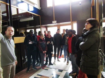 Alumnes de l'Aula d'Acollida visiten l'Ajuntament 
