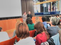 DANIEL GABARRO CLOU EL CICLE DE CONFERÈNCIES DE L'ESCOLA DE PARES I MARES