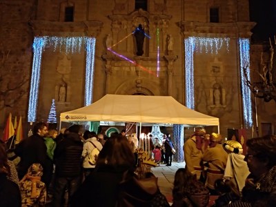 EL PATGE KARIM I LA PATGESSA XUMET ARRIBEN A GUISSONA