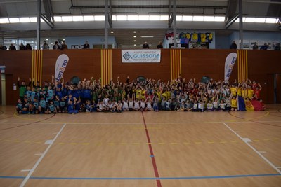 ÈXIT DE PARTICIPACIÓ EN LA VIII TROBADA HANDBOLICAT DE GUISSONA, AMB MÉS DE 200 JUGADORS.