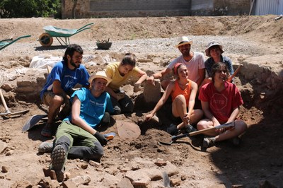 FINALITZA EL 13È CURS D'ARQUEOLOGIA "CIUTAT ROMANA DE IESSO" AMB TROBALLES SINGULARS
