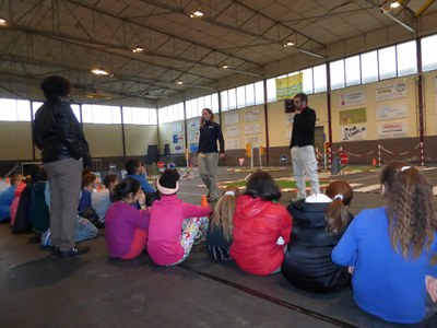 GAIREBÉ 600 NENS I NENES DE GUISSONA PASSARAN PEL PARC INFANTIL DE TRÀNSIT