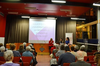 Guissona debat sobre la Unió Europea en el marc de l’Aula d’Extensió Universitària. 