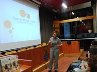 LA SOCIÒLOGA ALBA CASTELLVÍ ENGEGA L'ESCOLA DE PARES I MARES A GUISSONA