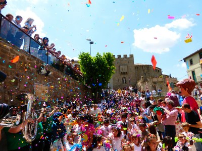 LA TRADICIÓ DE L'ENRAMADA BEN VIVA A GUISSONA