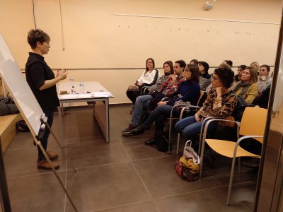 LES PORS INFANTILS, TRET DE SORTIDA DE L’ESCOLA DE PARES I MARES