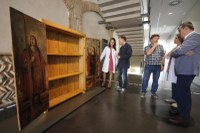 PRESENTACIÓ D’UN ARMARI DE FARMÀCIA DEL SEGLE XVII