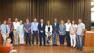 TOTS ELS VOTS A MA ALÇADA REELEIXEN CASOLIVA COM A ALCALDE