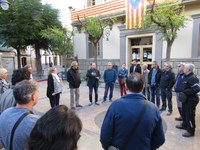 UNA CINQUANTENA DE GUISSONENCS I GUISSONENQUES  DONEN SUPORT A L’ALCALDE ABANS DE DECLARAR A CERVERA.