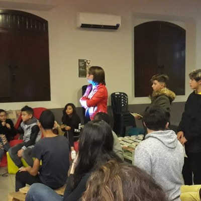 UNA TRENTENA DE JOVES PARTICIPEN A UNA TALLER SOBRE DIFERENTS TIPUS DE RELACIONS